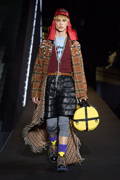 Look 12